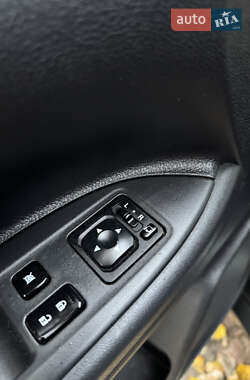 Позашляховик / Кросовер Mitsubishi Outlander 2014 в  фото 23 Позашляховик / Кросовер Mitsubishi Outlander 2014 в