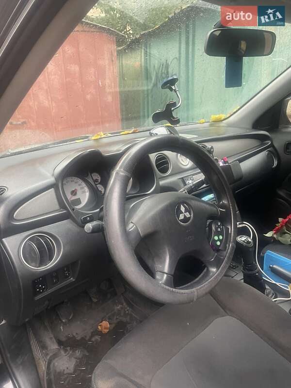 Внедорожник / Кроссовер Mitsubishi Outlander 2007 в Ровно фото 5 Внедорожник / Кроссовер Mitsubishi Outlander 2007 в Ровно