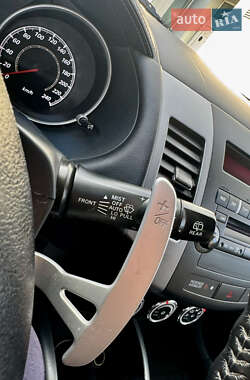 Внедорожник / Кроссовер Mitsubishi Outlander 2010 в 