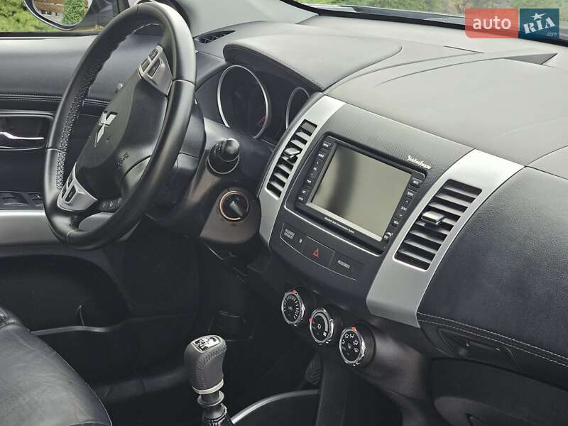 Позашляховик / Кросовер Mitsubishi Outlander 2011 в Стрию фото 38 Позашляховик / Кросовер Mitsubishi Outlander 2011 в Стрию