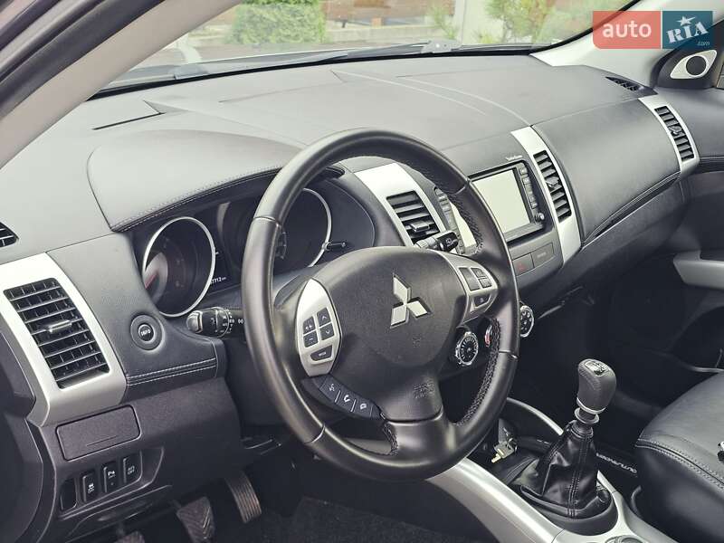 Позашляховик / Кросовер Mitsubishi Outlander 2011 в Стрию фото 76 Позашляховик / Кросовер Mitsubishi Outlander 2011 в Стрию