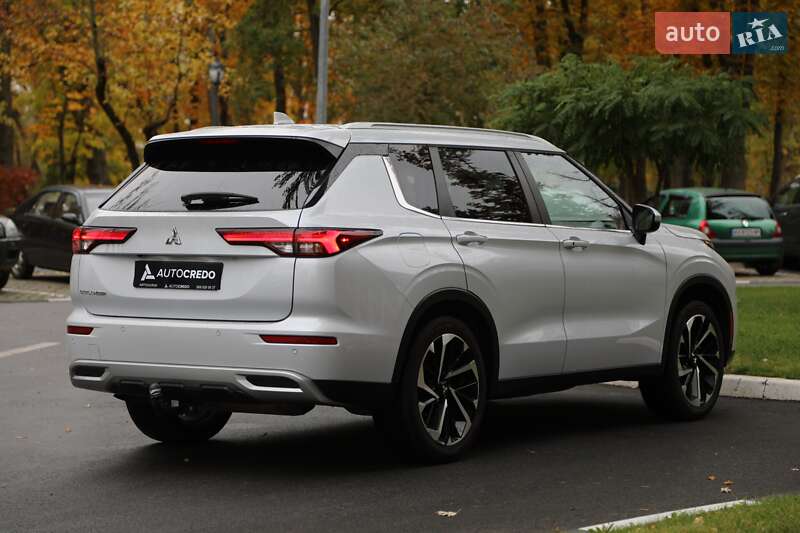 Внедорожник / Кроссовер Mitsubishi Outlander 2022 в Харькове фото 4 Внедорожник / Кроссовер Mitsubishi Outlander 2022 в Харькове