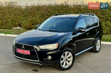Внедорожник / Кроссовер Mitsubishi Outlander 2012 в 