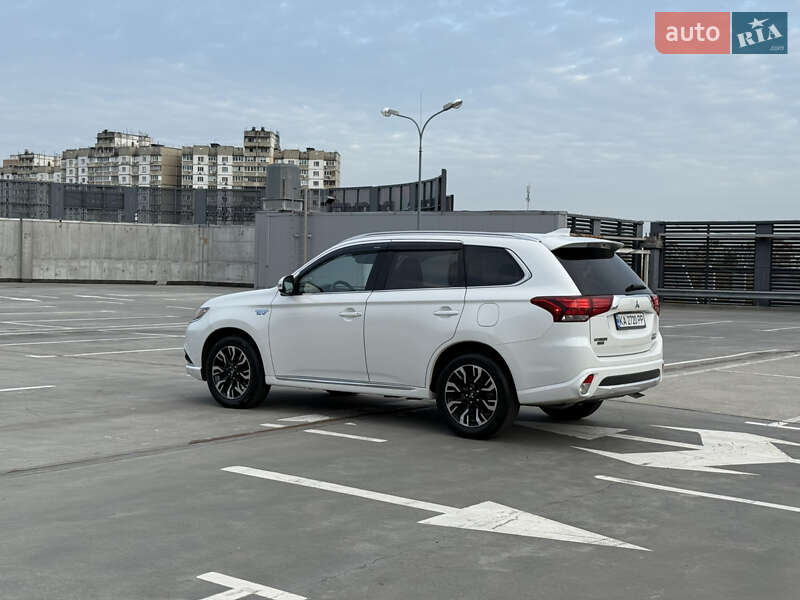Позашляховик / Кросовер Mitsubishi Outlander 2018 в Києві фото 12 Позашляховик / Кросовер Mitsubishi Outlander 2018 в Києві