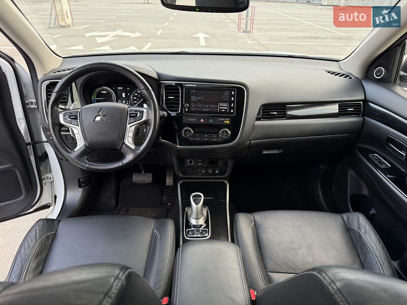 Позашляховик / Кросовер Mitsubishi Outlander 2018 в Києві фото 76 Позашляховик / Кросовер Mitsubishi Outlander 2018 в Києві