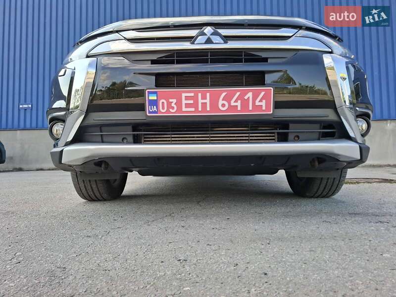 Внедорожник / Кроссовер Mitsubishi Outlander 2016 в Черновцах фото 5 Внедорожник / Кроссовер Mitsubishi Outlander 2016 в Черновцах
