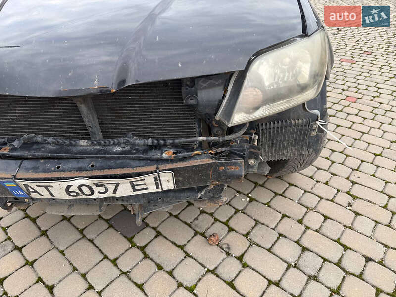 Позашляховик / Кросовер Mitsubishi Outlander 2004 в Коломиї фото 2 Позашляховик / Кросовер Mitsubishi Outlander 2004 в Коломиї
