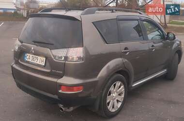 Внедорожник / Кроссовер Mitsubishi Outlander 2010 в 