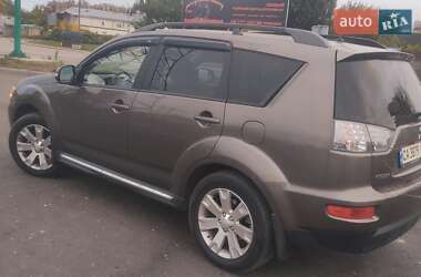 Внедорожник / Кроссовер Mitsubishi Outlander 2010 в 