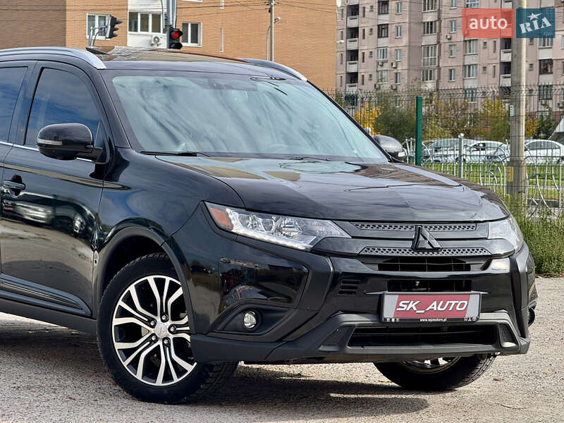 Позашляховик / Кросовер Mitsubishi Outlander 2018 в Києві фото 79 Позашляховик / Кросовер Mitsubishi Outlander 2018 в Києві