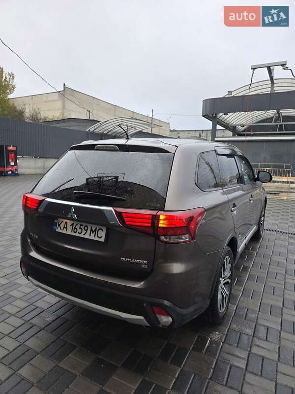 Позашляховик / Кросовер Mitsubishi Outlander 2015 в Хмельницькому фото 13 Позашляховик / Кросовер Mitsubishi Outlander 2015 в Хмельницькому