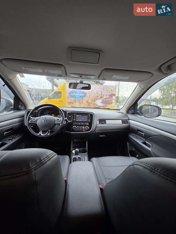 Позашляховик / Кросовер Mitsubishi Outlander 2015 в Хмельницькому фото 23 Позашляховик / Кросовер Mitsubishi Outlander 2015 в Хмельницькому