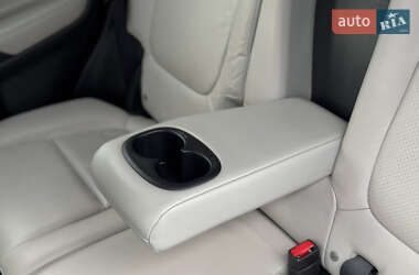 Внедорожник / Кроссовер Mitsubishi Outlander 2015 в 