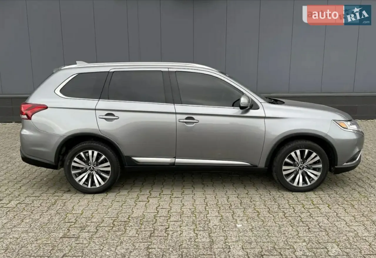 2018 Mitsubishi Outlander - мініатюра 17
