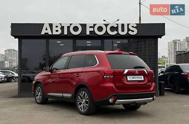 Внедорожник / Кроссовер Mitsubishi Outlander 2016 в 