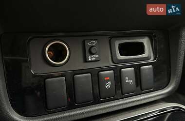 Внедорожник / Кроссовер Mitsubishi Outlander 2016 в 