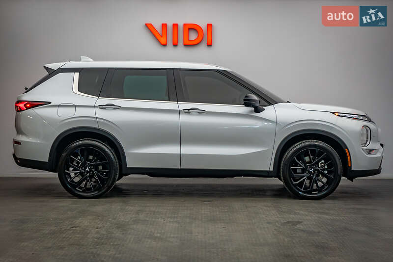 Позашляховик / Кросовер Mitsubishi Outlander 2023 в Києві фото 4 Позашляховик / Кросовер Mitsubishi Outlander 2023 в Києві