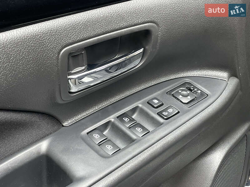 Внедорожник / Кроссовер Mitsubishi Outlander 2021 в Киеве фото 24 Внедорожник / Кроссовер Mitsubishi Outlander 2021 в Киеве