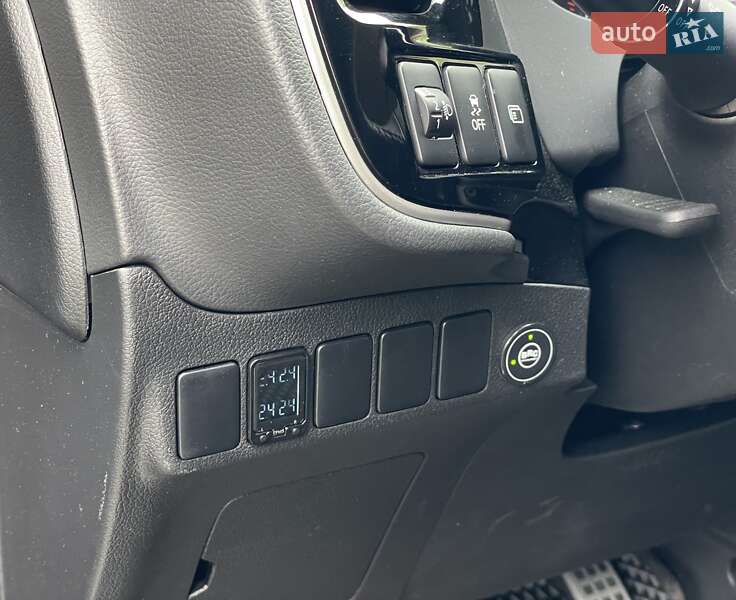 Внедорожник / Кроссовер Mitsubishi Outlander 2021 в Киеве фото 26 Внедорожник / Кроссовер Mitsubishi Outlander 2021 в Киеве