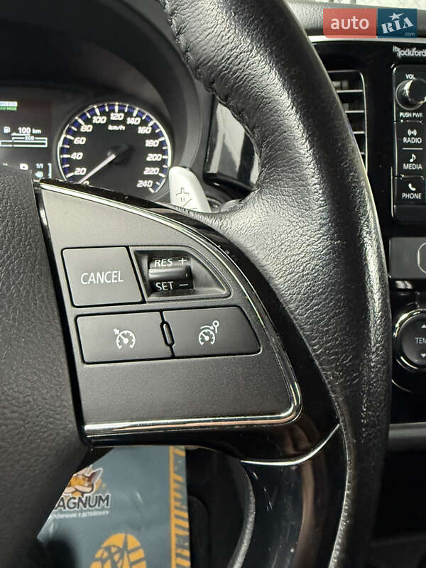 Позашляховик / Кросовер Mitsubishi Outlander 2016 в Самборі фото 47 Позашляховик / Кросовер Mitsubishi Outlander 2016 в Самборі
