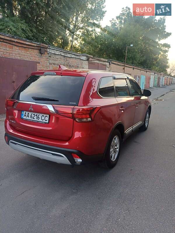 Позашляховик / Кросовер Mitsubishi Outlander 2019 в Києві фото 10 Позашляховик / Кросовер Mitsubishi Outlander 2019 в Києві