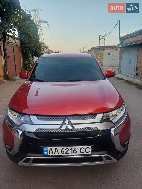 Позашляховик / Кросовер Mitsubishi Outlander 2019 в Києві фото 15 Позашляховик / Кросовер Mitsubishi Outlander 2019 в Києві