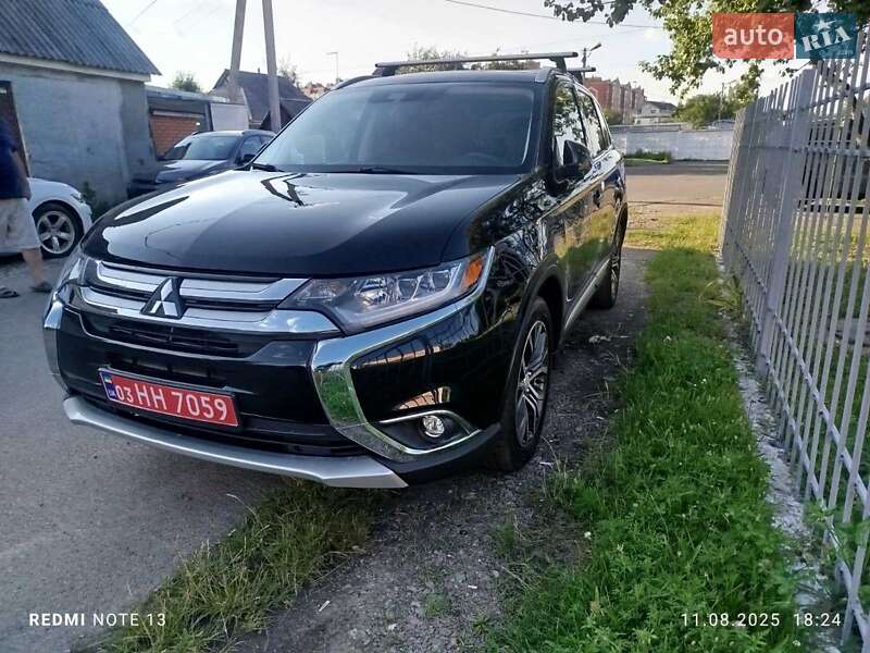 Внедорожник / Кроссовер Mitsubishi Outlander 2018 в Киеве