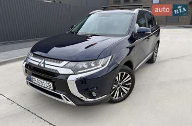 Позашляховик / Кросовер Mitsubishi Outlander 2021 в Кропивницькому Позашляховик / Кросовер Mitsubishi Outlander 2021 в Кропивницькому