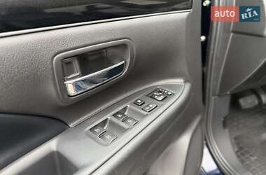 Внедорожник / Кроссовер Mitsubishi Outlander 2021 в 