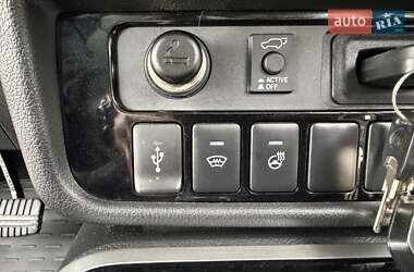 Внедорожник / Кроссовер Mitsubishi Outlander 2021 в 