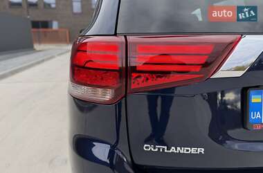 Внедорожник / Кроссовер Mitsubishi Outlander 2021 в 