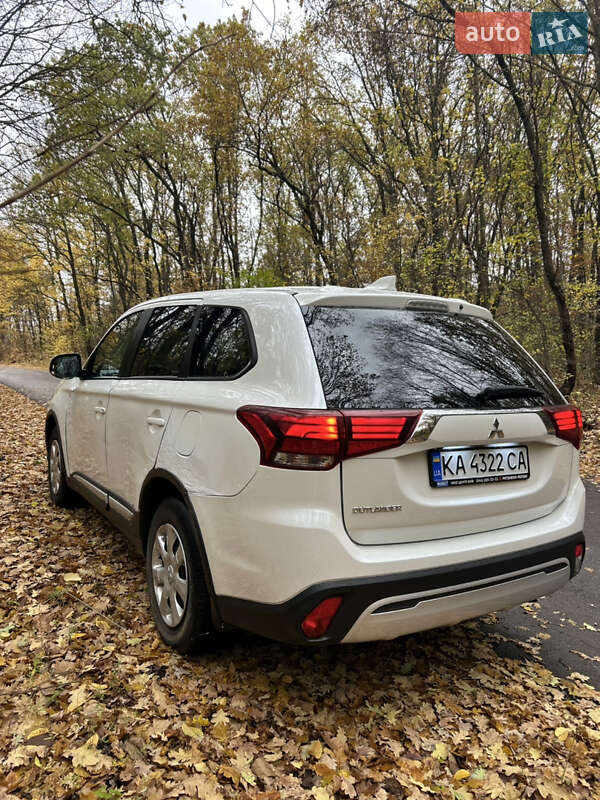 Внедорожник / Кроссовер Mitsubishi Outlander 2020 в Чернигове фото 8 Внедорожник / Кроссовер Mitsubishi Outlander 2020 в Чернигове