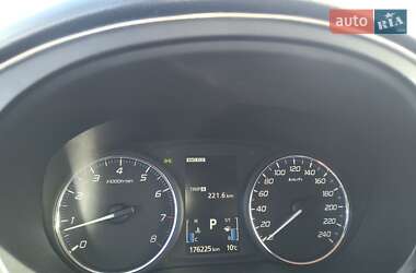 Внедорожник / Кроссовер Mitsubishi Outlander 2012 в 