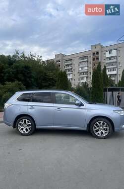 Позашляховик / Кросовер Mitsubishi Outlander 2014 в Житомирі Позашляховик / Кросовер Mitsubishi Outlander 2014 в Житомирі
