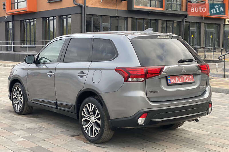 Внедорожник / Кроссовер Mitsubishi Outlander 2017 в Киеве фото 9 Внедорожник / Кроссовер Mitsubishi Outlander 2017 в Киеве