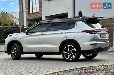 Позашляховик / Кросовер Mitsubishi Outlander 2022 в  фото 5 Позашляховик / Кросовер Mitsubishi Outlander 2022 в