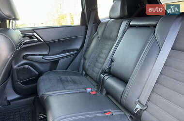 Позашляховик / Кросовер Mitsubishi Outlander 2022 в  фото 80 Позашляховик / Кросовер Mitsubishi Outlander 2022 в