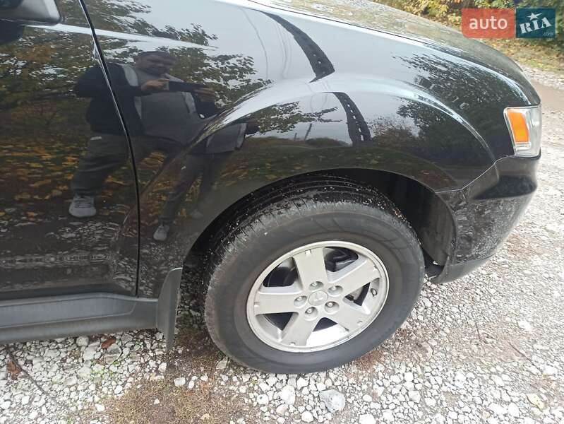 Внедорожник / Кроссовер Mitsubishi Outlander 2010 в Каменском фото 6 Внедорожник / Кроссовер Mitsubishi Outlander 2010 в Каменском