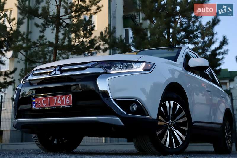 Внедорожник / Кроссовер Mitsubishi Outlander 2018 в Дрогобыче фото 15 Внедорожник / Кроссовер Mitsubishi Outlander 2018 в Дрогобыче