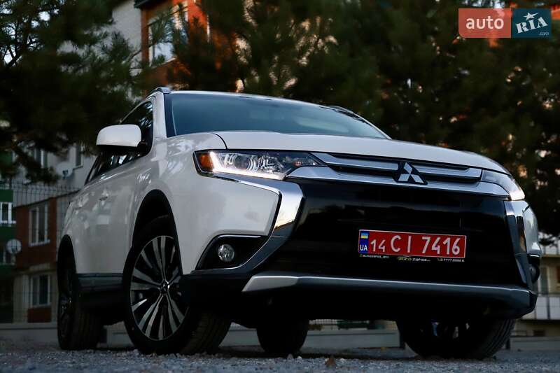 Внедорожник / Кроссовер Mitsubishi Outlander 2018 в Дрогобыче фото 16 Внедорожник / Кроссовер Mitsubishi Outlander 2018 в Дрогобыче
