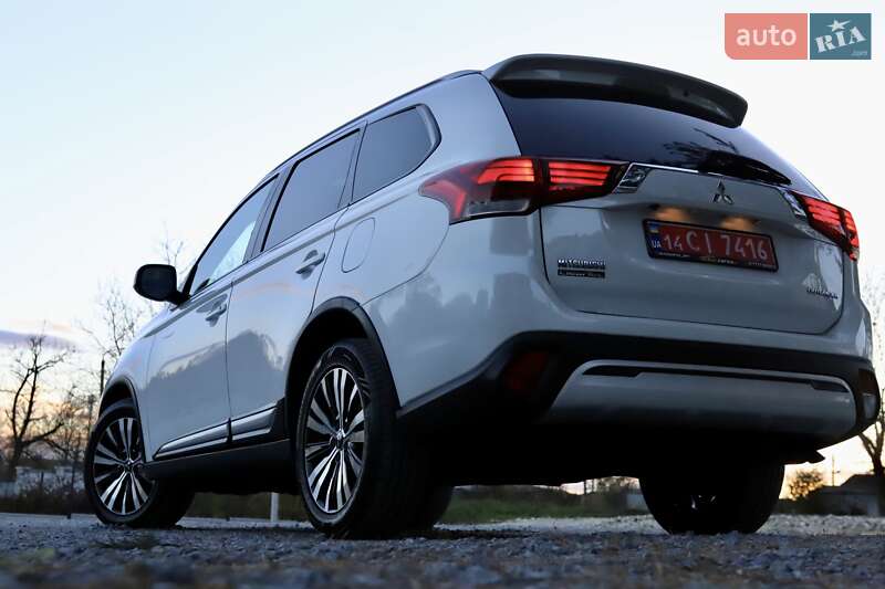 Внедорожник / Кроссовер Mitsubishi Outlander 2018 в Дрогобыче фото 17 Внедорожник / Кроссовер Mitsubishi Outlander 2018 в Дрогобыче