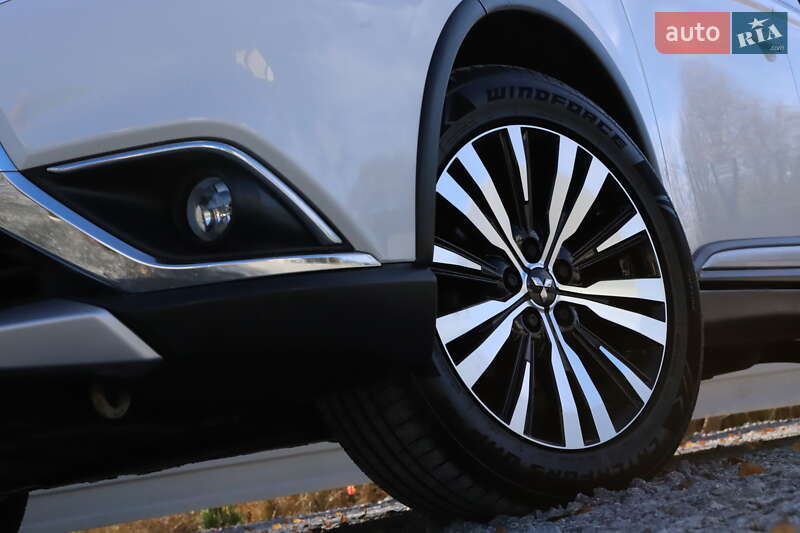 Внедорожник / Кроссовер Mitsubishi Outlander 2018 в Дрогобыче фото 79 Внедорожник / Кроссовер Mitsubishi Outlander 2018 в Дрогобыче