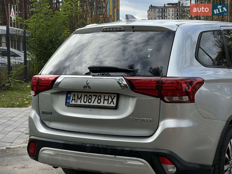 Позашляховик / Кросовер Mitsubishi Outlander 2018 в Житомирі