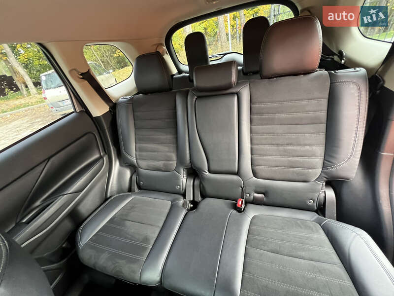 Позашляховик / Кросовер Mitsubishi Outlander 2018 в Житомирі