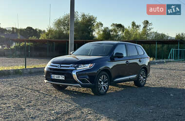 Позашляховик / Кросовер Mitsubishi Outlander 2017 в Дніпрі