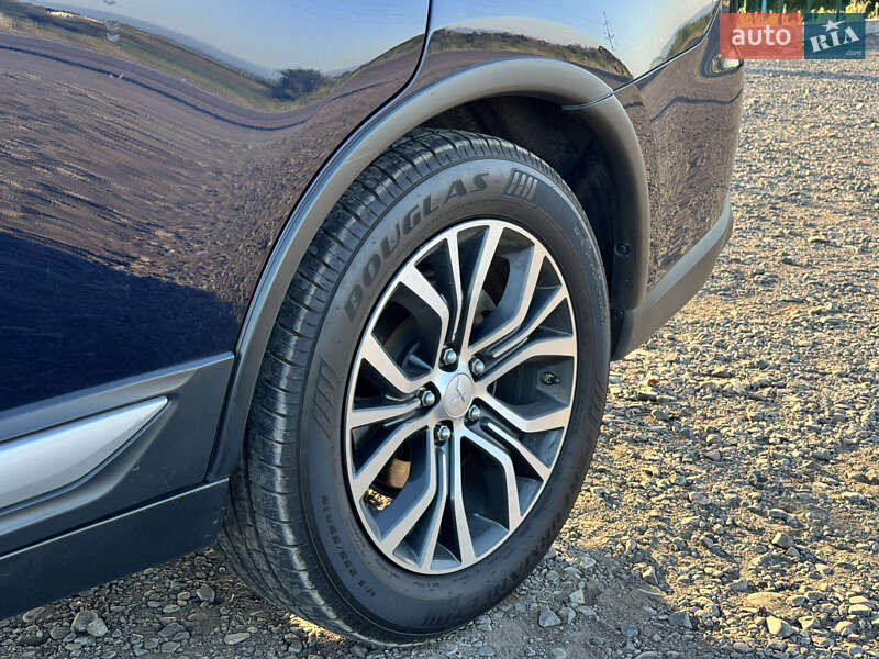 Внедорожник / Кроссовер Mitsubishi Outlander 2017 в Днепре фото 2 Внедорожник / Кроссовер Mitsubishi Outlander 2017 в Днепре