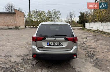 Внедорожник / Кроссовер Mitsubishi Outlander 2020 в 