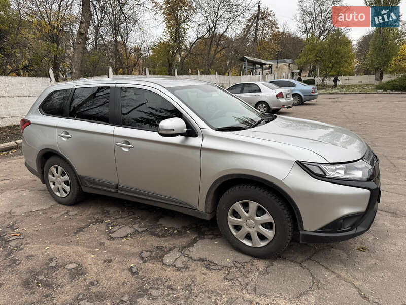 Позашляховик / Кросовер Mitsubishi Outlander 2020 в Кропивницькому фото 4 Позашляховик / Кросовер Mitsubishi Outlander 2020 в Кропивницькому