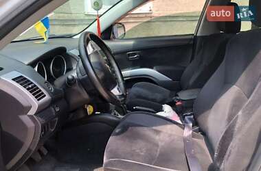 Внедорожник / Кроссовер Mitsubishi Outlander 2012 в 