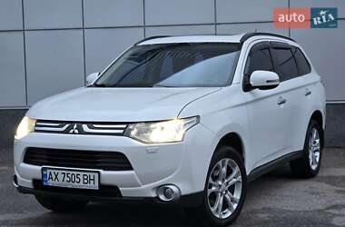 Внедорожник / Кроссовер Mitsubishi Outlander 2013 в Харькове